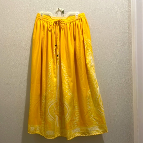 Uncategorized women’s full gathered XL swing skirt, elastic waist band & tie. - Picture 2 of 5